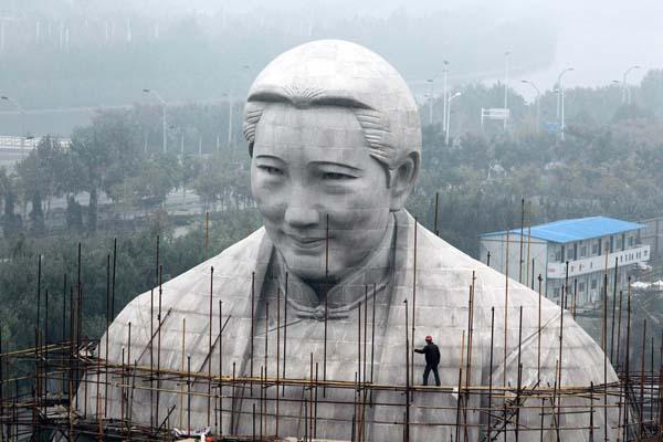 这些年各地短命的“巨资巨型”雕塑有多少？